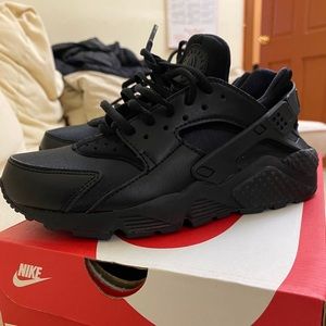 Nike Black Huarache